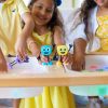 ⁦החברים הזוהרים: שתי קוביות זוהרות במים ובובת חבר - בלייר⁩ – תמונה ⁦8⁩